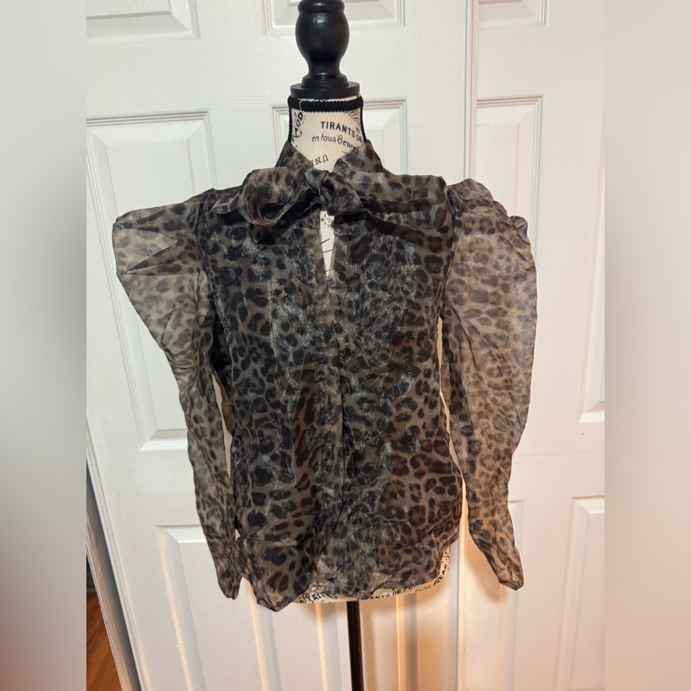 Leopard print Large blouse large $5